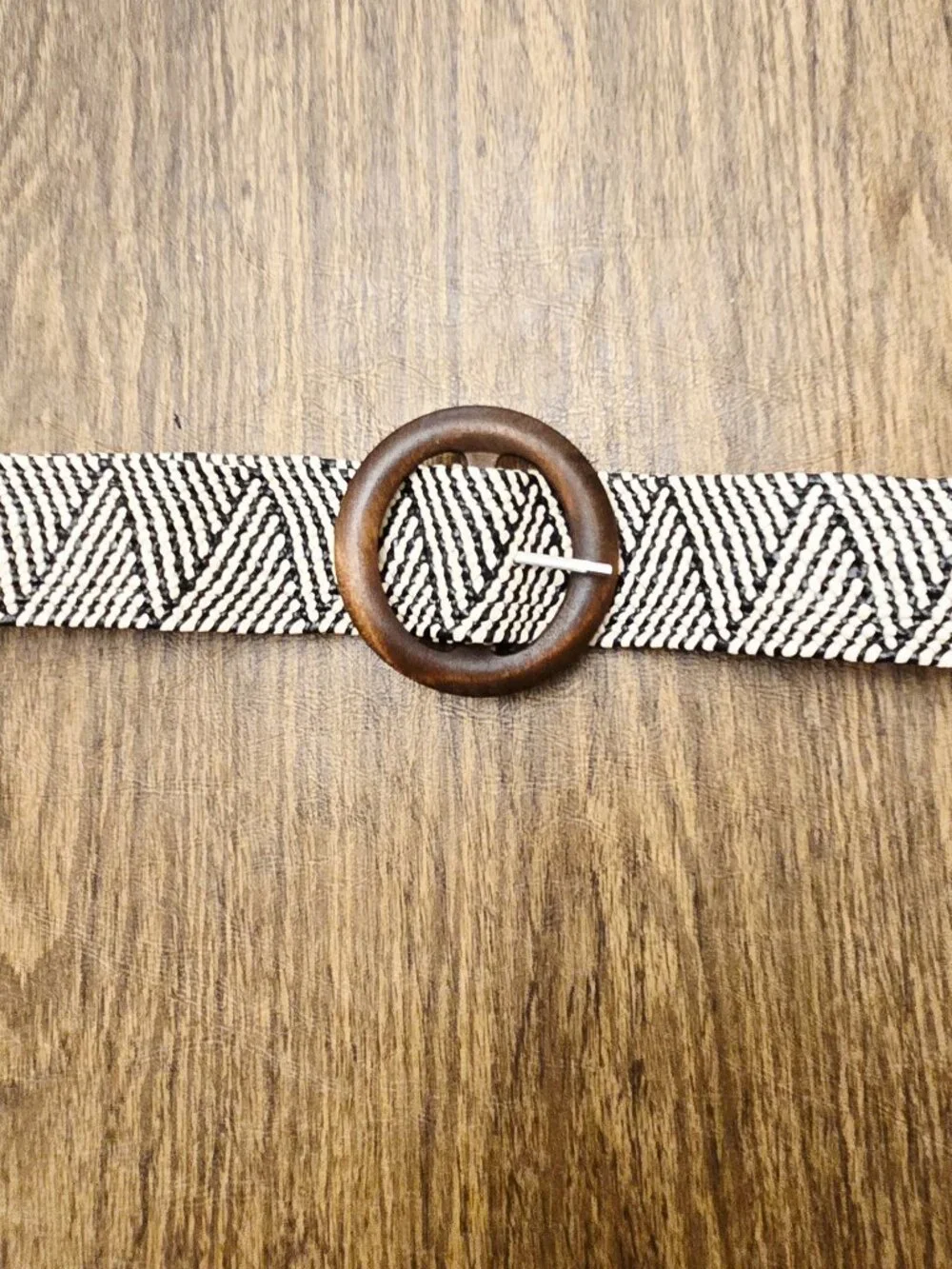 Women's Woven Stretch Black/Cream Belt w/Round Dark Wood Buckle - NWOT